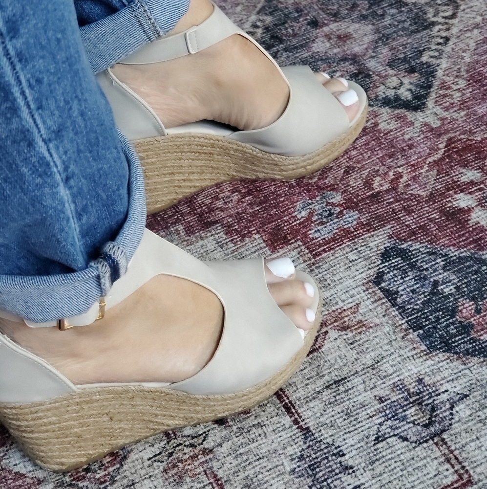 LIGHT WEIGHT BEIGE Espridille Wedges shoes